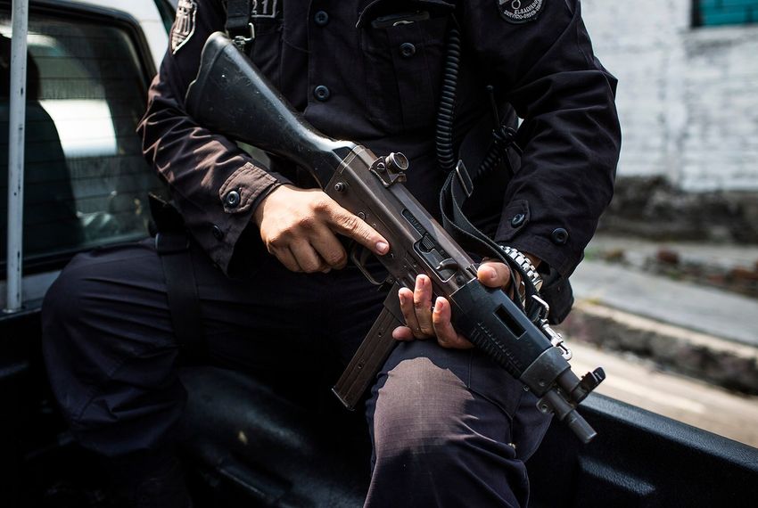 Hiding in Austin, a former El Salvador policeman seeks ...