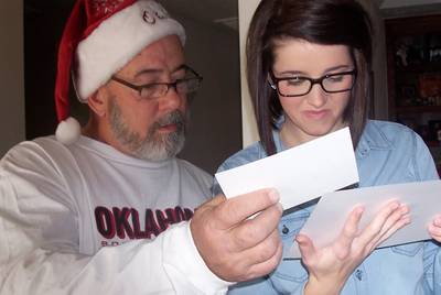 Parker Waldridge and his youngest daughter, Kaycee Whisenhunt. Waldridge was among five men who died in an explosion at an Oklahoma gas well in January.