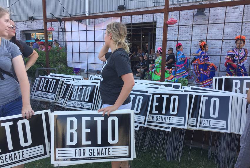 Beto O’Rourke yard signs are everywhere. Where are Ted Cruz’s? The