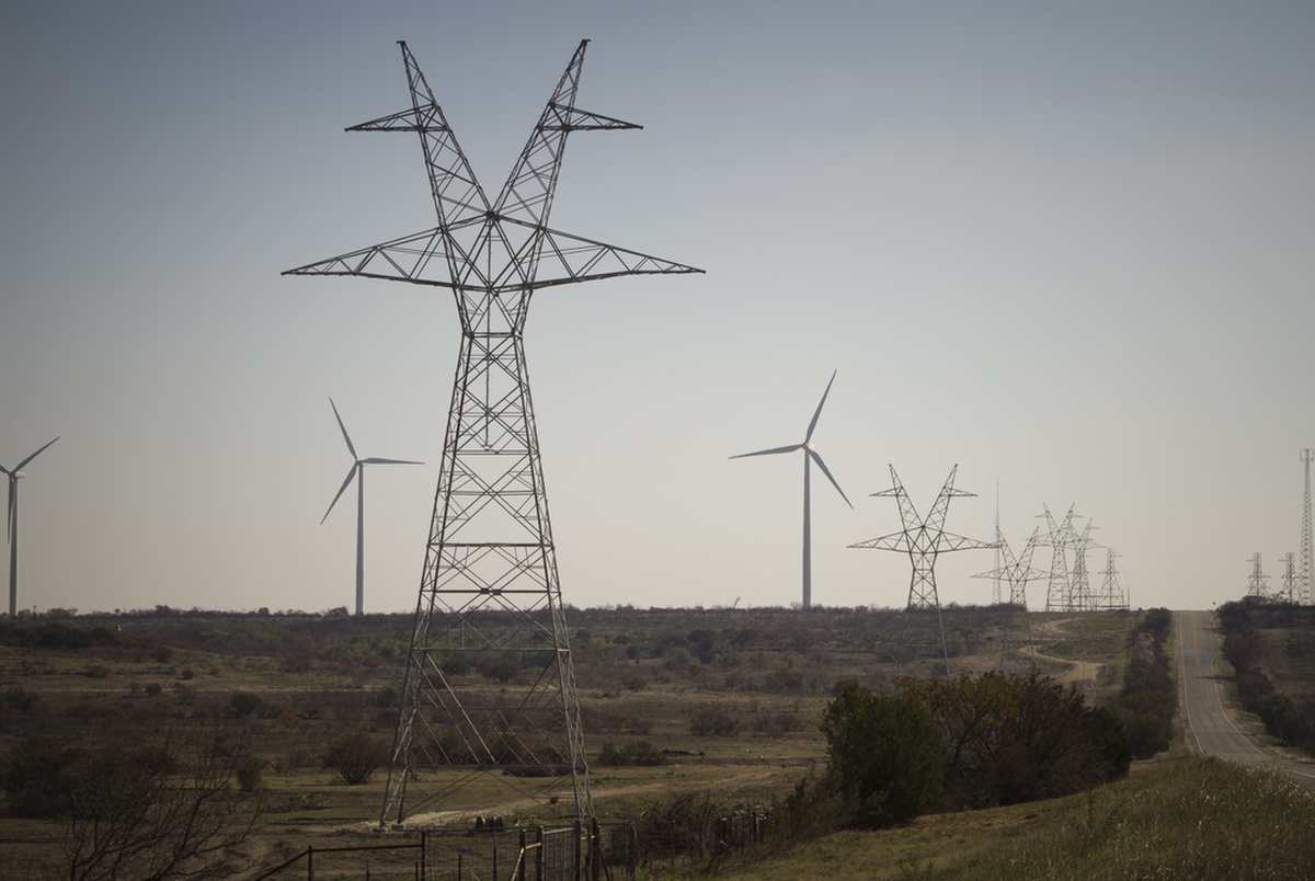 Texas regulators consider controversial plan to boost power generation