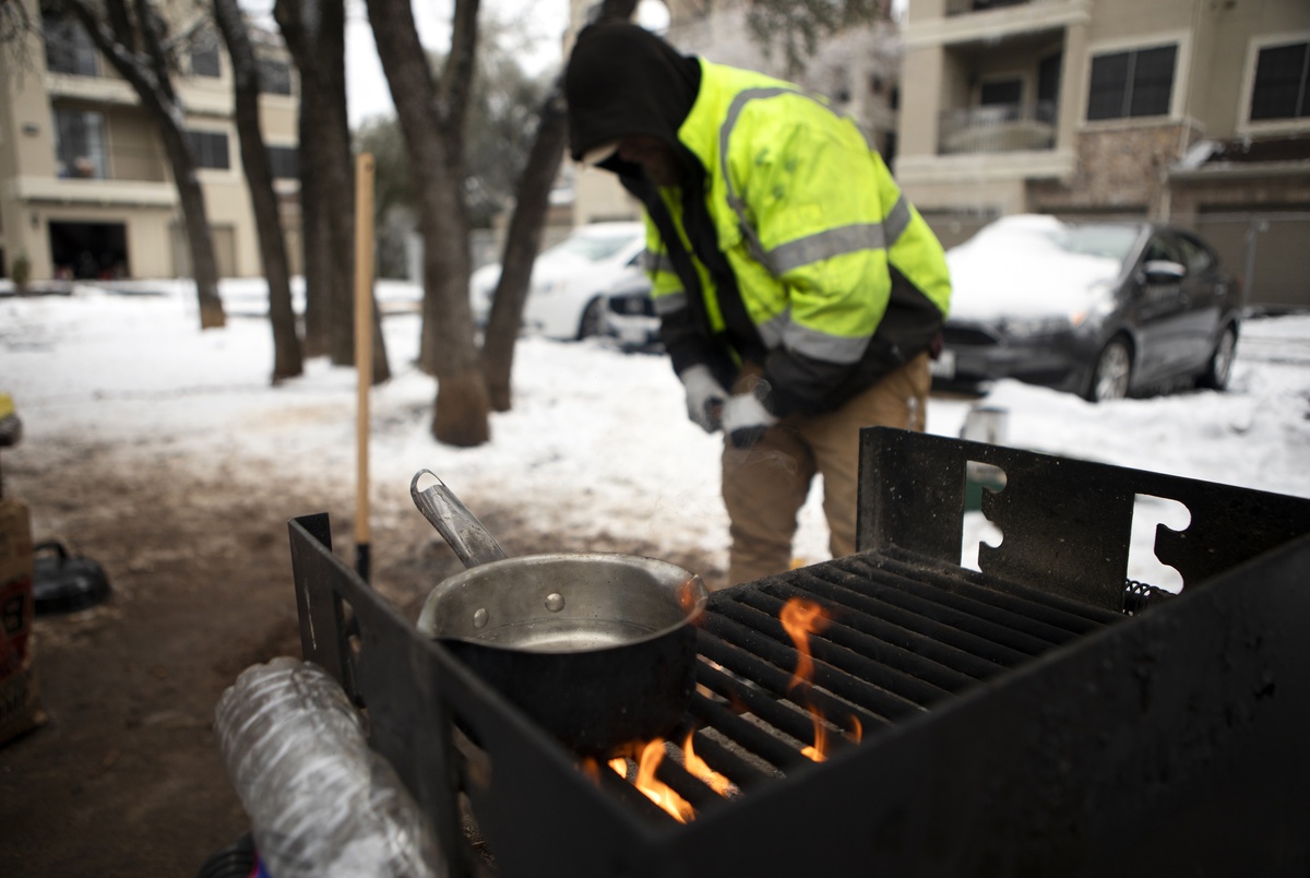 Texans Now Face A Water Crisis After Enduring Days Without Power The Texas Tribune