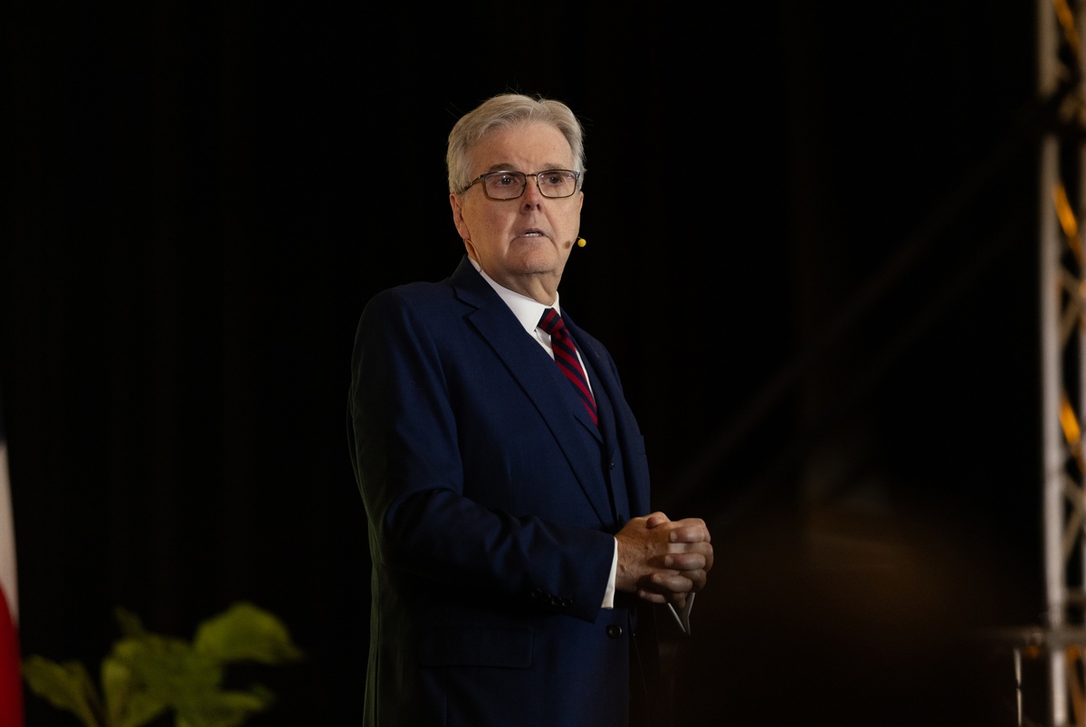 Texas Monthly – Lt. Gov. Dan Patrick asks state to halt new concrete plant permits until 2025
