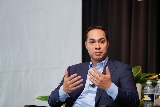 Julián Castro says he's "inclined" to run for president in 2020 - Eagle ...