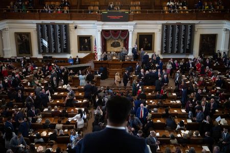 Texas House adjourns while Senate bills on LGBTQ issues, elections die |  The Texas Tribune