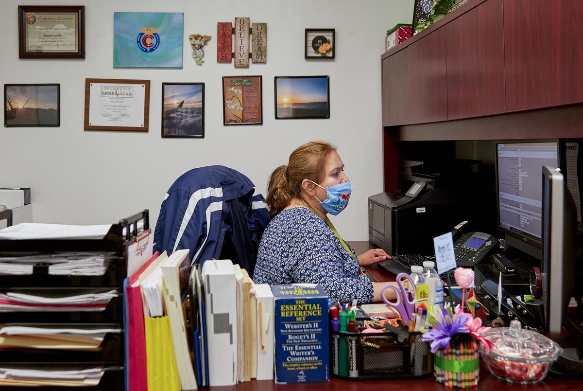 Raquel Castillo, the lead epidemiologist at Cameron County Public Health, uses the National Notifiable Diseases Surveillance System (NNDSS) system to enter patient data on Sep. 22, 2020 in San Benito.