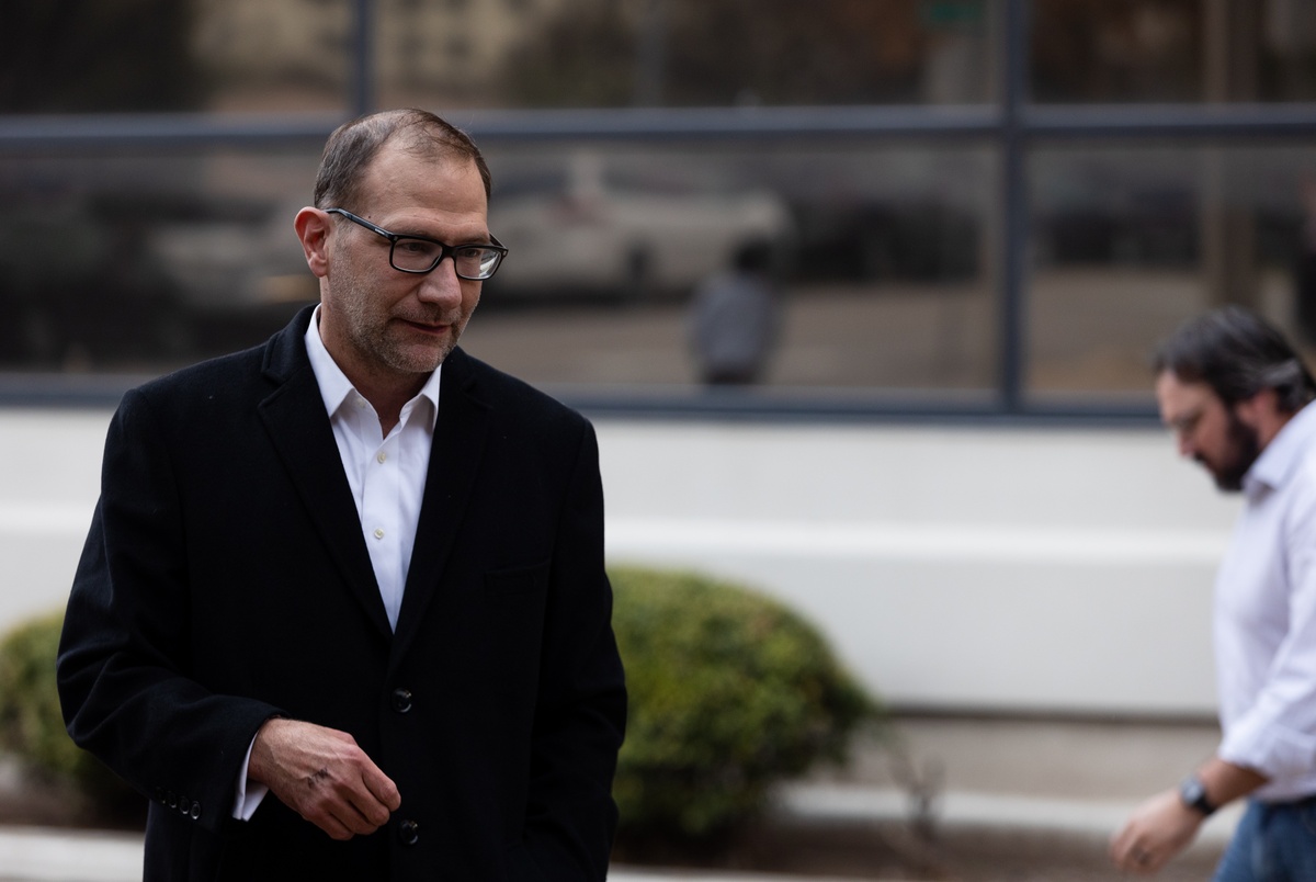 Texas Monthly – Texas Sens. Charles Schwertner, Borris Miles silent after new accusations of sexual harassment in report