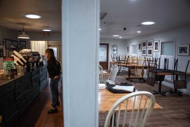 Brentwood Social House owner Suzanne Daniels speaks with her employees.