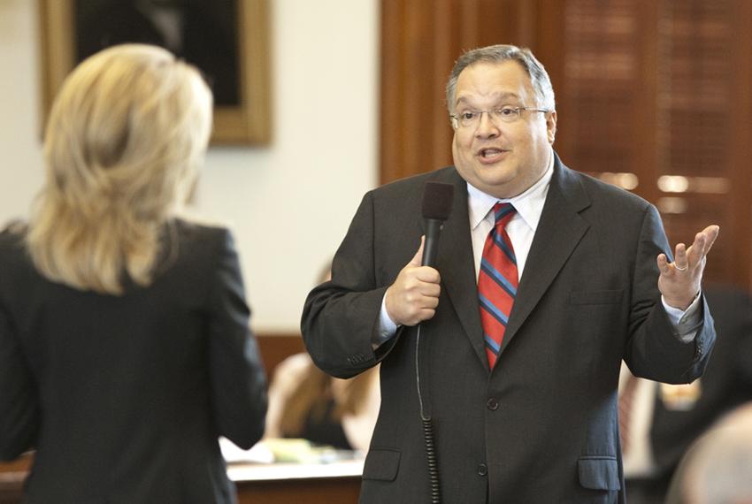 Sen. John Carona R-Dallas, answers a question by Sen. Wendy Davis D-Ft. Worth regarding HB 3, the TWIA bill on Senate floor June 28th, 2011