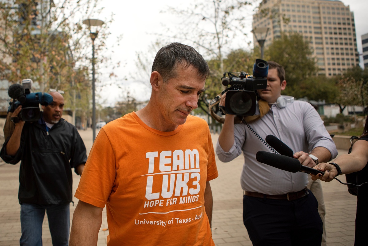 Michael Center Ut Men S Tennis Coach Faces Bribery