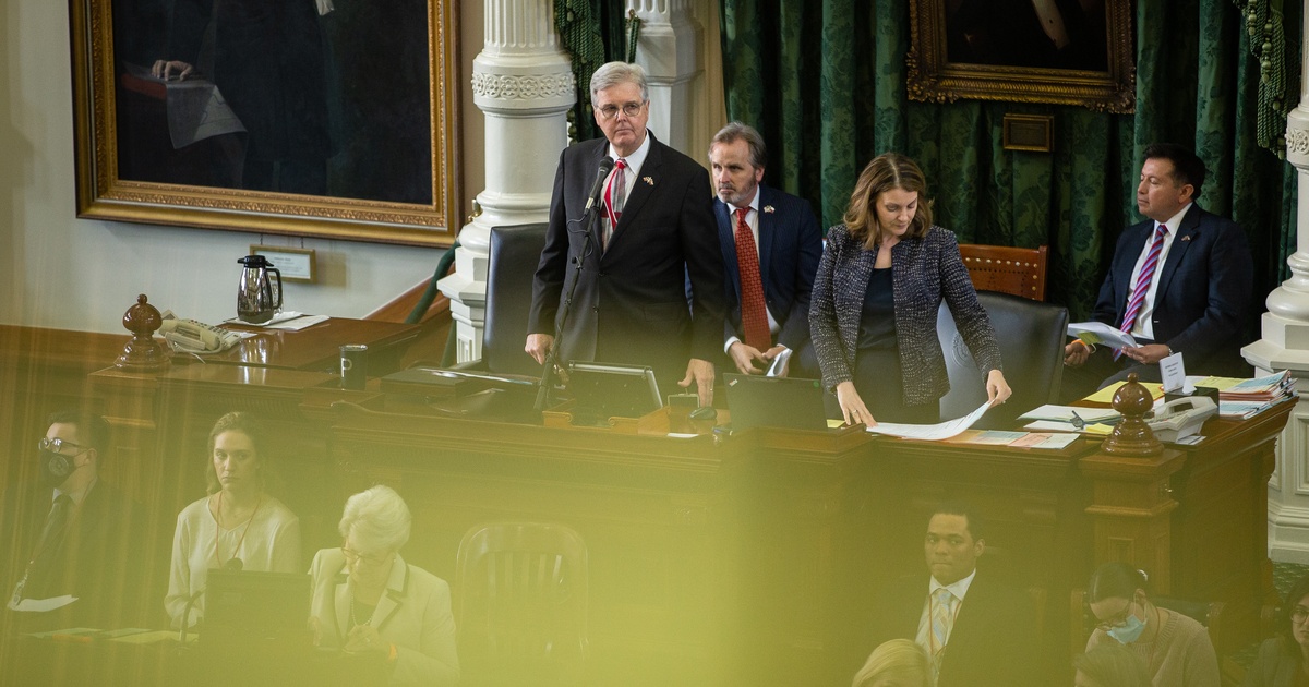 With Trump, Dan Patrick plays Texas kingmaker taking aim at fellow Republicans - Vimarsana News