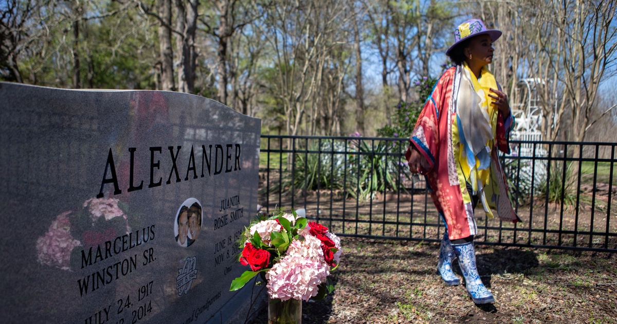 Texas' Alexander family fights to protect its farm from a highway project - Vimarsana News